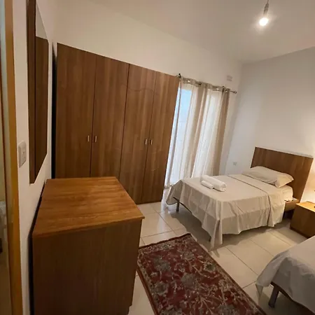 公寓 Family Flat In San Ġwann